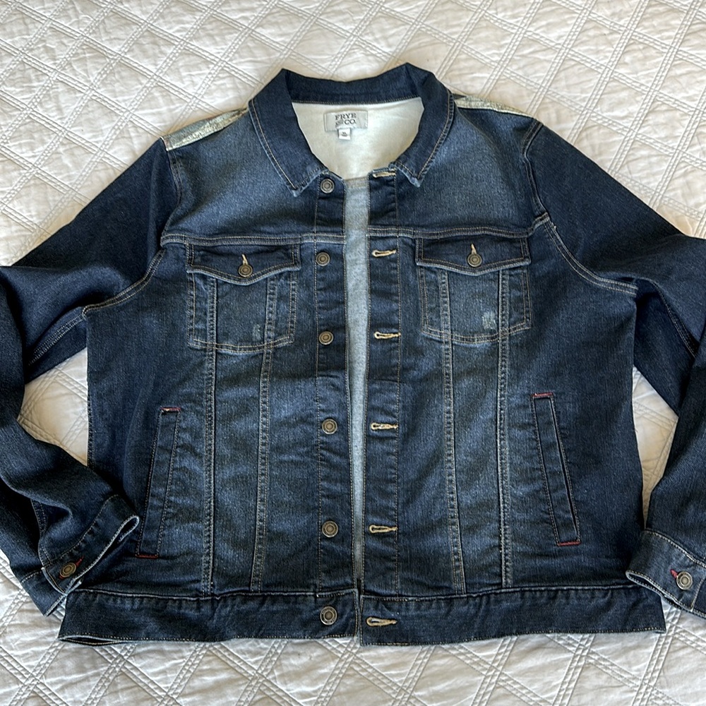 Frye and Co oversized denim jacket, back shoulder print, XL - Picture 2 of 9